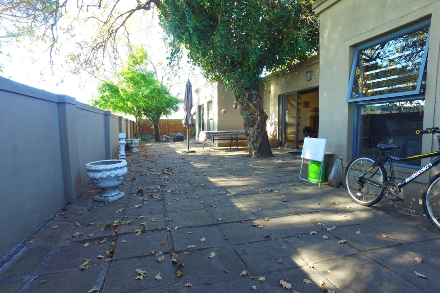 3 Bedroom Property for Sale in Eikenbosch Western Cape